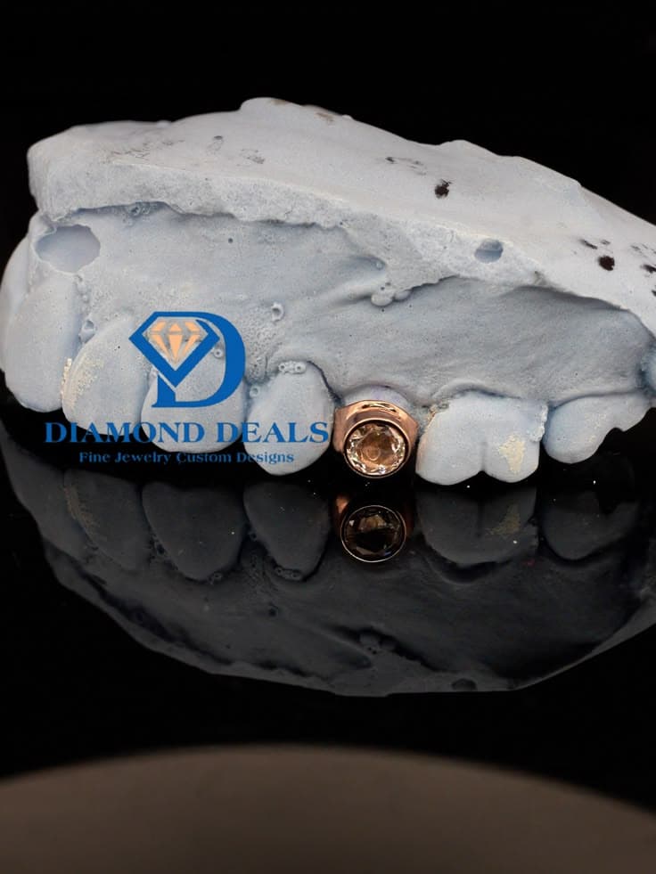 Single Tooth Bezel-Set Round Gemstone